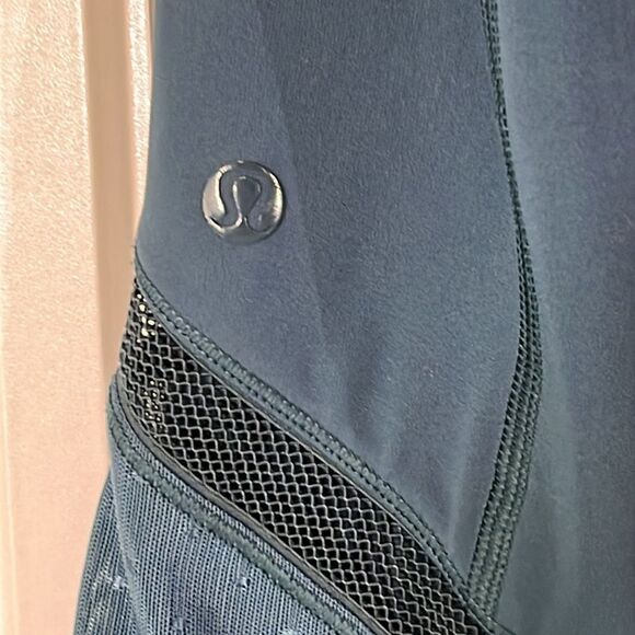 Lululemon Just Breathe Crop Size 6 - Picture 8 of 13
